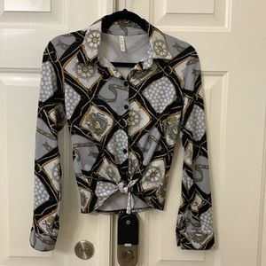 Sexy Long sleeve shirt with tie in the front Sz: S